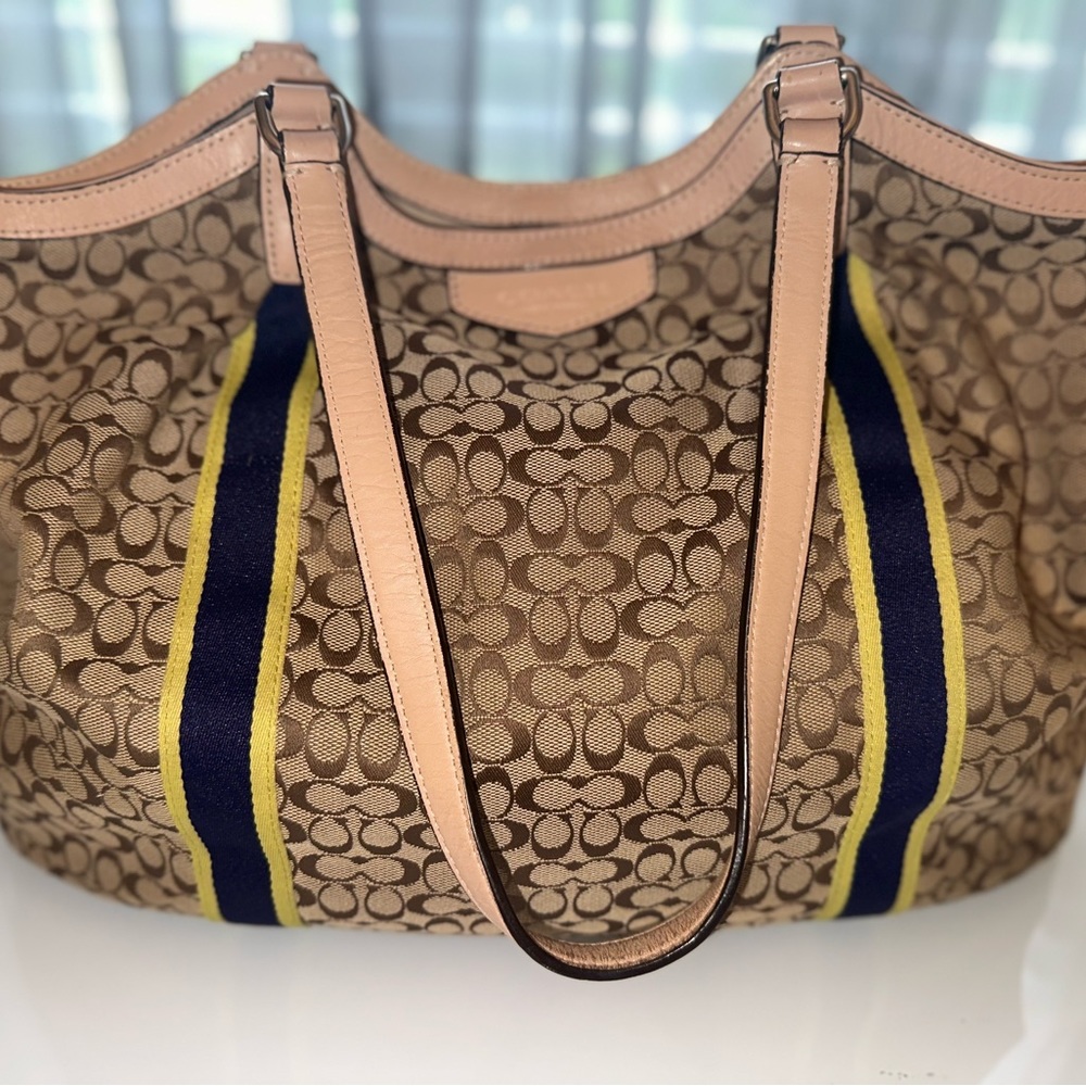 Coach shoulder purse